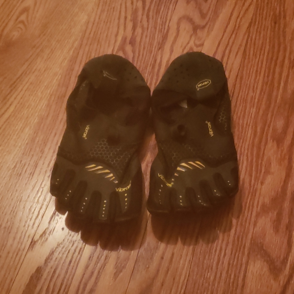 Vibram toe shoes